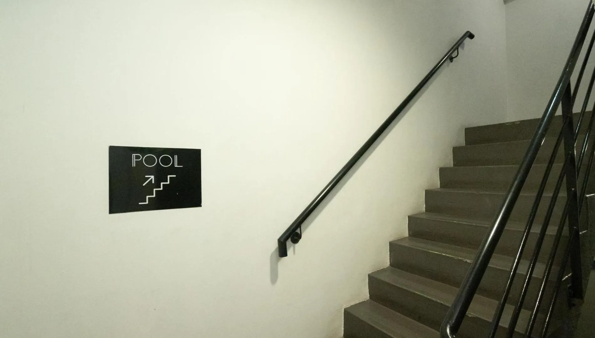 One Bedroom Apartment In Adderley Street Cape Town 0*,